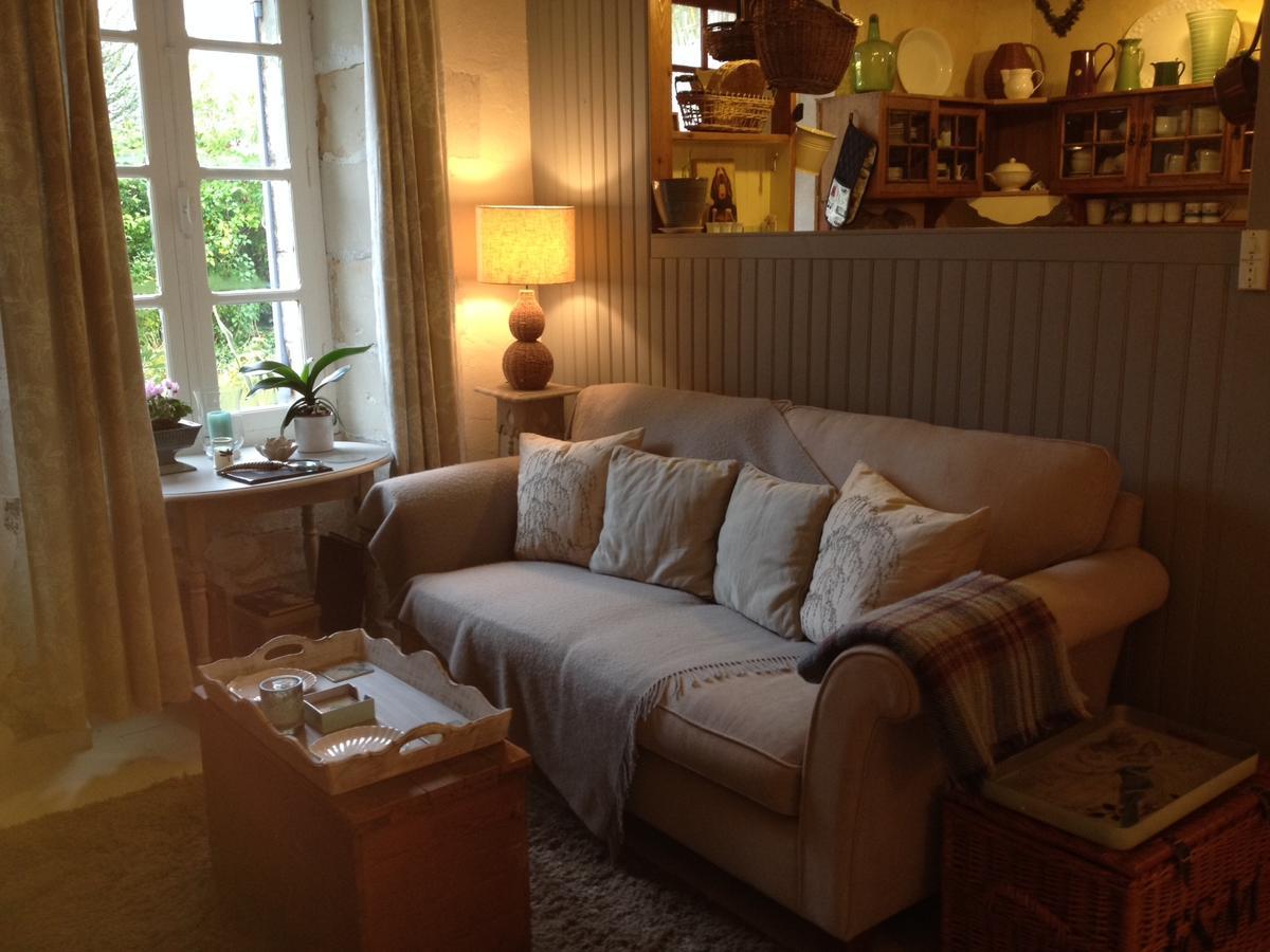 Chez Brown Bed & Breakfast Saint-Thomas-de-Conac ภายนอก รูปภาพ