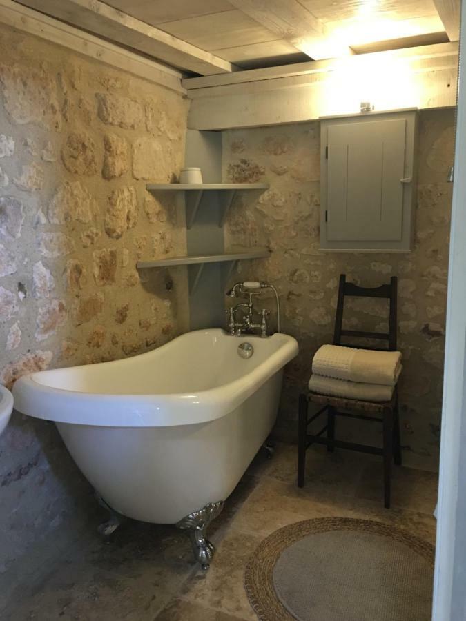 Chez Brown Bed & Breakfast Saint-Thomas-de-Conac ภายนอก รูปภาพ